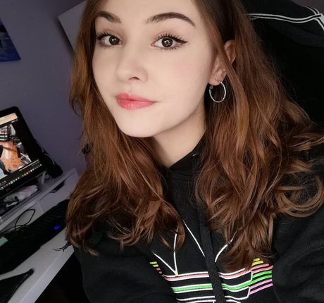 Lunateac bonita actriz galerías