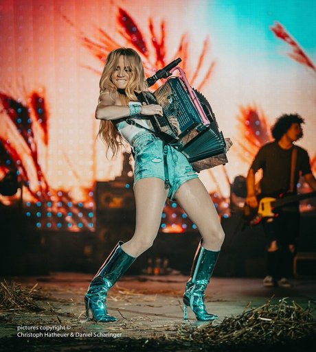 Melissa Naschenweng bonita actriz foto