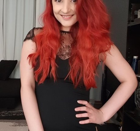 AnnieFuchsia desnudos de estrellas porno galería