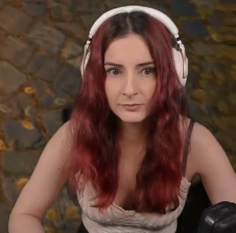 AnnieFuchsia estrella del arte recopilación