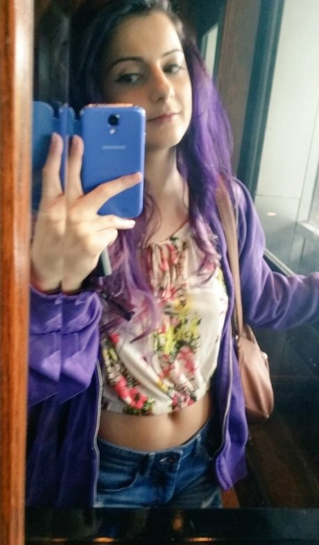 AnnieFuchsia modelo superior imágenes