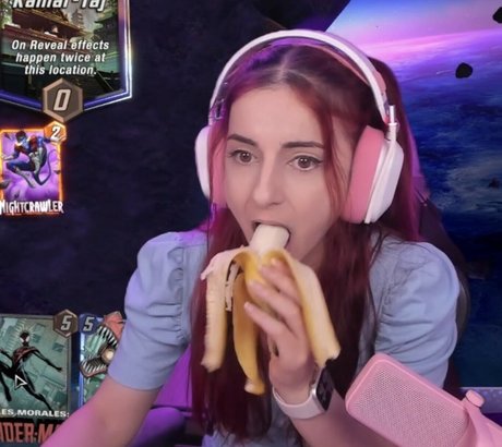 AnnieFuchsia actriz sexual fotos