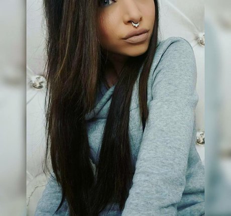 Tyra Kadney estrella adulta fotos