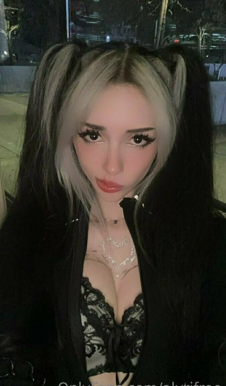 alyrifree modelo agradable foto