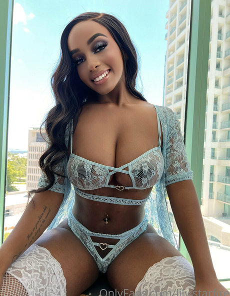 Lily Starfire estrella del arte archivo