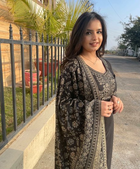 Aarushi Abrol estrella porno agradable archivo