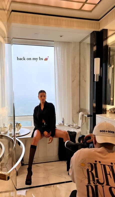 Ella Balinska modelo hermosa archivo