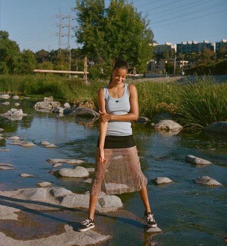 Ella Balinska modelo pornografico archivo