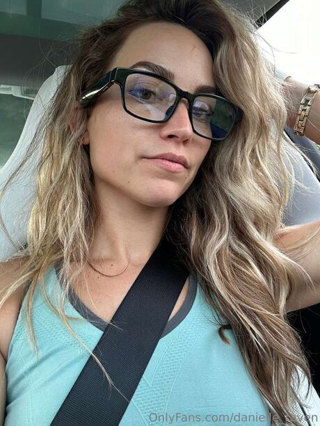 Danielle Raven sexo modelo galerías