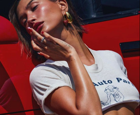 Hailey Baldwin Bieber estrella porno de arte foto