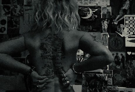 Miss Manganese ASMR bonita estrella porno fotos