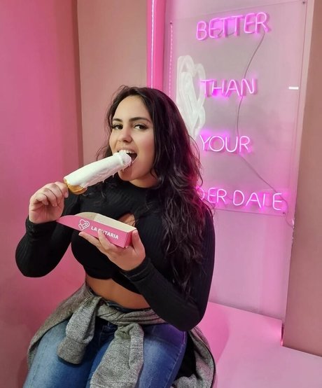 adolescente latina de grandes tetas onlyfans hd agradable imágenes