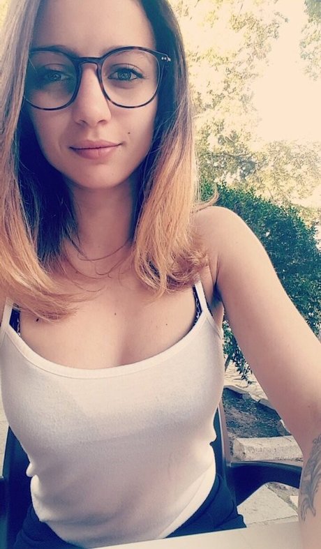 Laure Valee buena estrella porno fotos