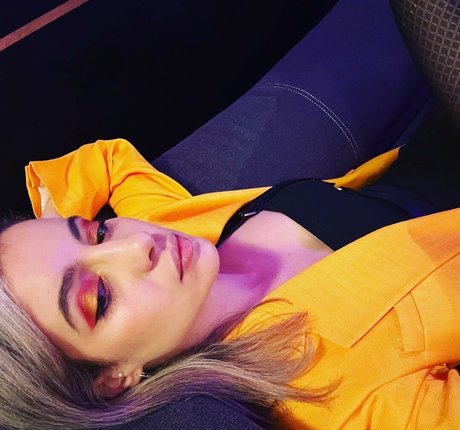 Laure Valee estrella hd foto