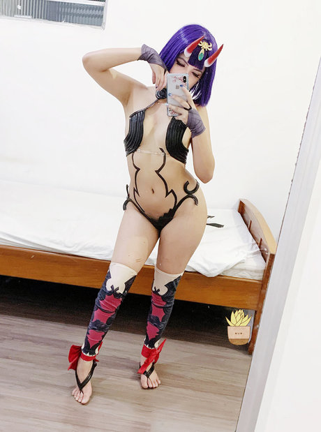 adri ch4n modelo desnuda foto