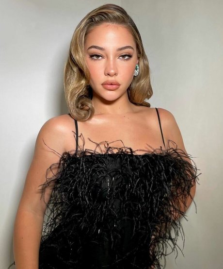 Madelyn Cline modelo hd foto