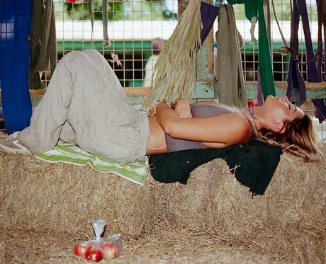 Madelyn Cline modelo de arte imagen