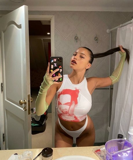 Emilia Mernes estrella porno exclusiva recopilación