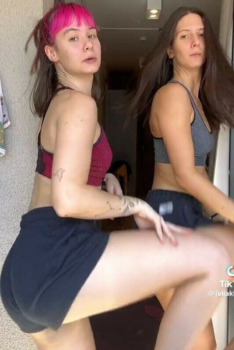 Julia K Barni modelo agradable fotos