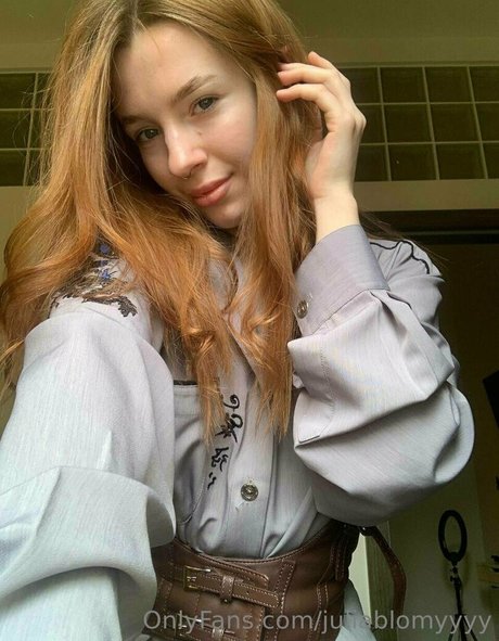 juliablomyyyy estrella porno foto