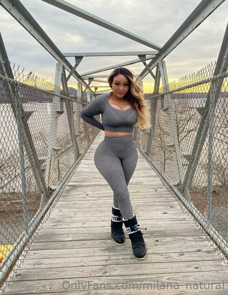 milana natural estrella pornografica galerías