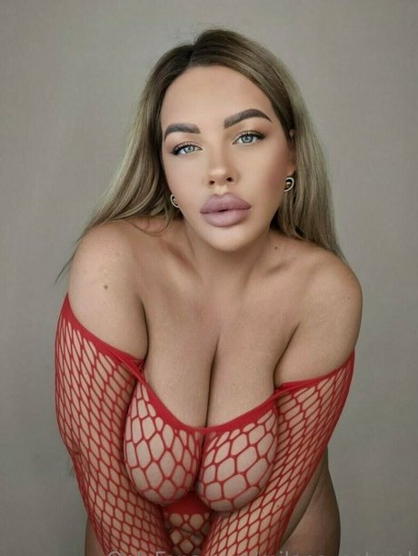 milana natural estrella porno caliente archivo