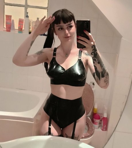 missdellavigne estrella porno perfecta archivo