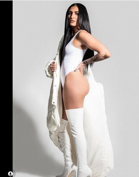 Sonya Deville modelo hermosa galería