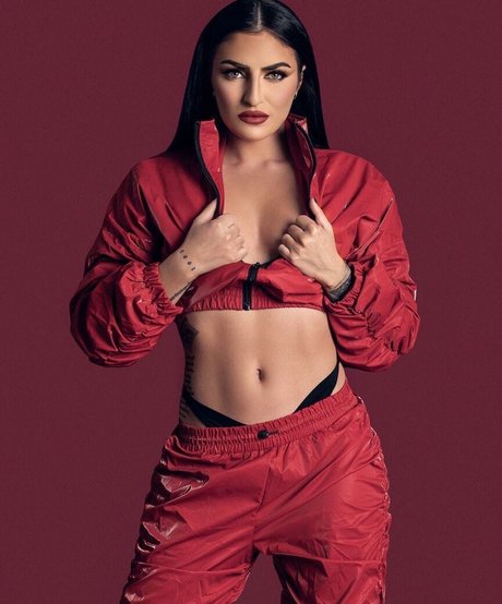 Sonya Deville modelo superior archivo