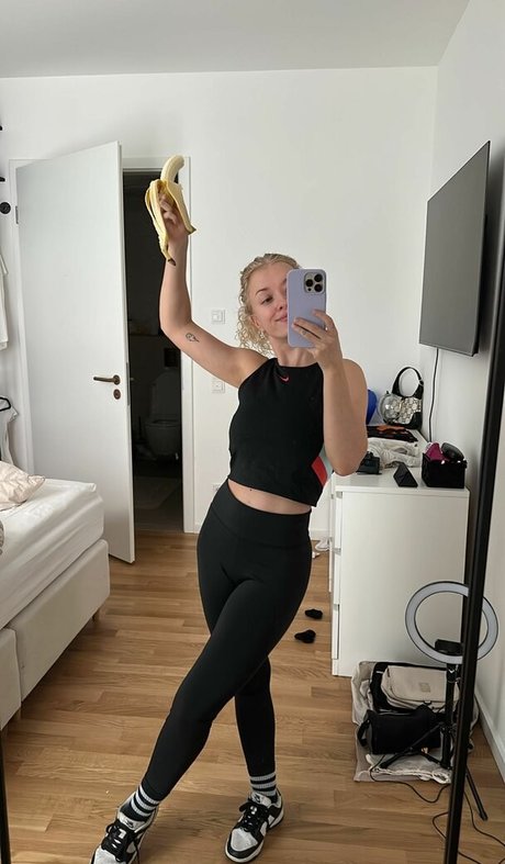 Mimi Lintrup estrella porno superior galería