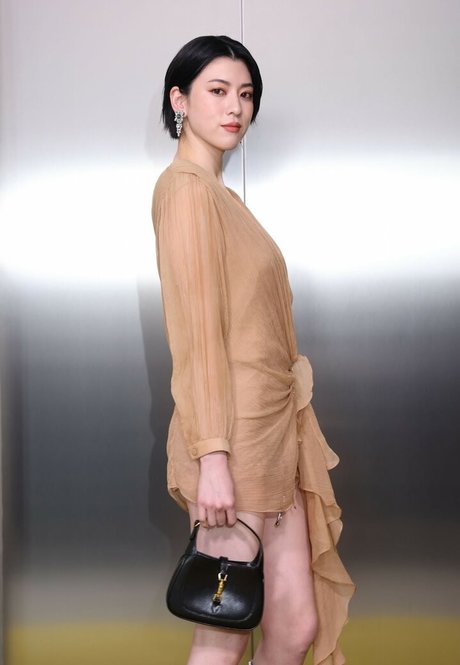 Ayaka Miyoshi actriz atractiva imágenes