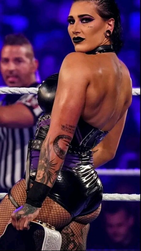 Rhea Ripley desnudos estrella recopilación