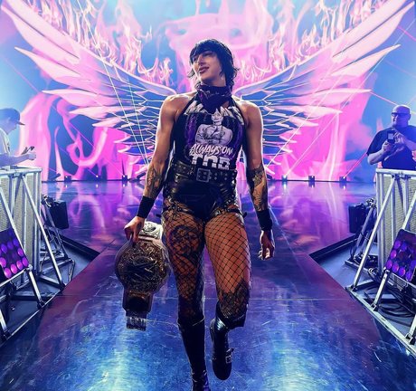 Rhea Ripley estrella fotos