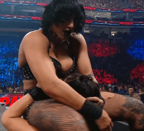 Rhea Ripley modelo exclusivo galerías