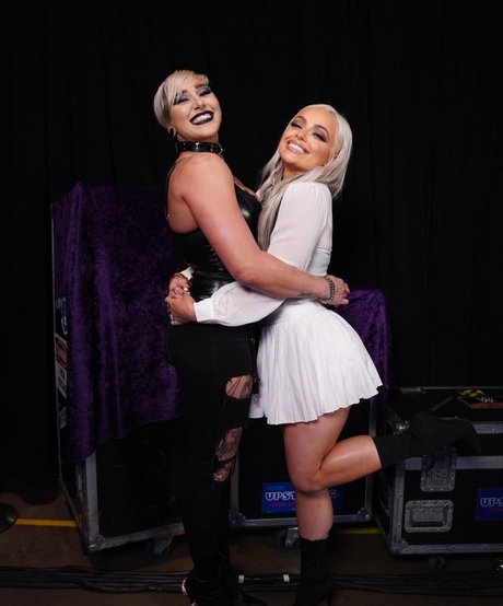 Rhea Ripley bonita estrella porno recopilación