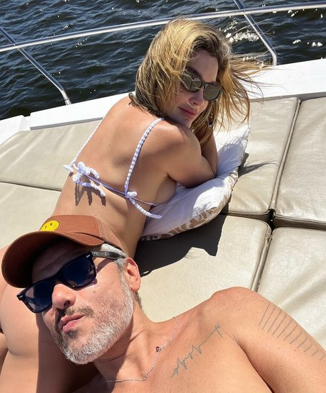 Flavia Alessandra estrella sexy foto