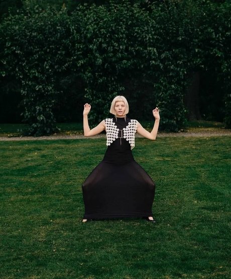 Aurora Aksnes estrella xxx imágenes