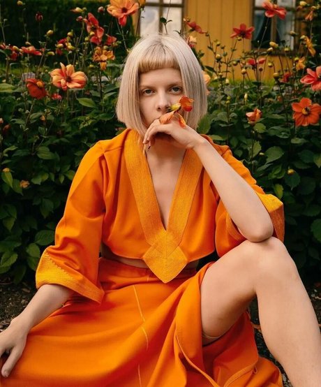 Aurora Aksnes actriz galerías