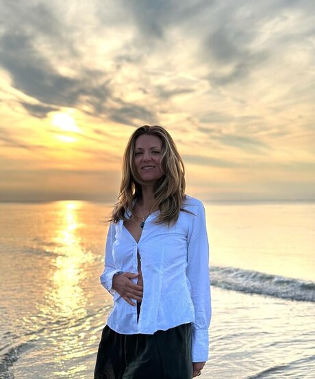 Ella Endlich actriz desnuda galerías