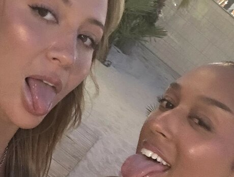 Kiwi Stunner Tasmyn Rose hermosa estrella porno foto