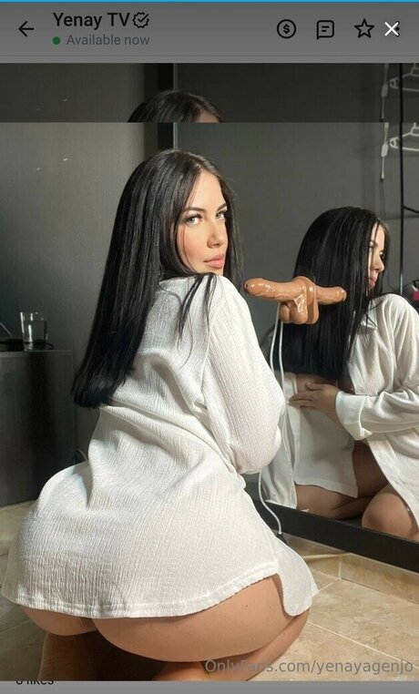 Yenay Agenjo desnudos de estrellas porno imagen