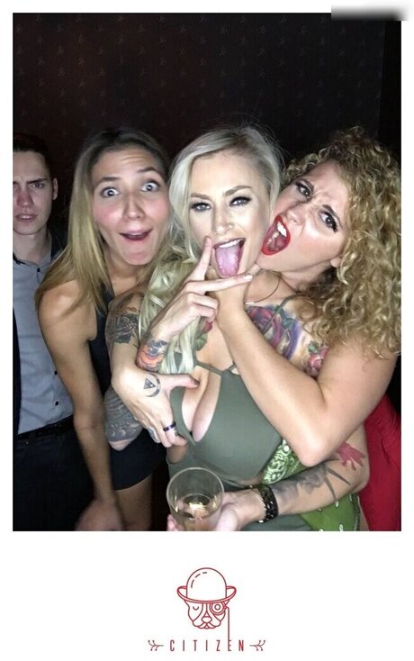 Photobox Flashes estrella porno erótica fotos