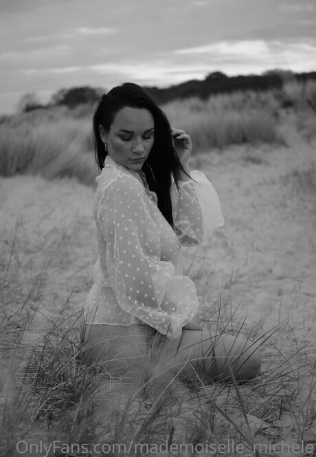 mademoiselle michele modelo erótico imágenes