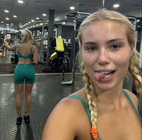 lickandysoles estrella erótica galerías