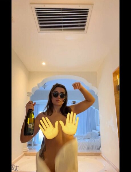 lov3ly laur3n modelo superior imagen