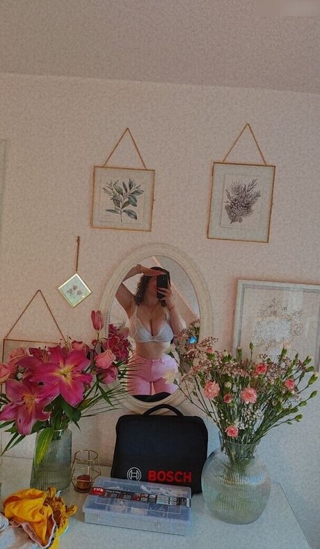 Dienaxkteanna modelo desnudos imágenes