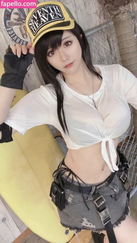 Tifa Cosplay sexo estrella porno fotos
