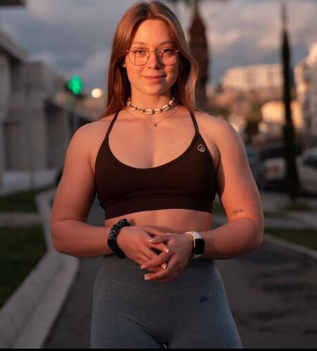 trainingfabi modelo hermosa archivo