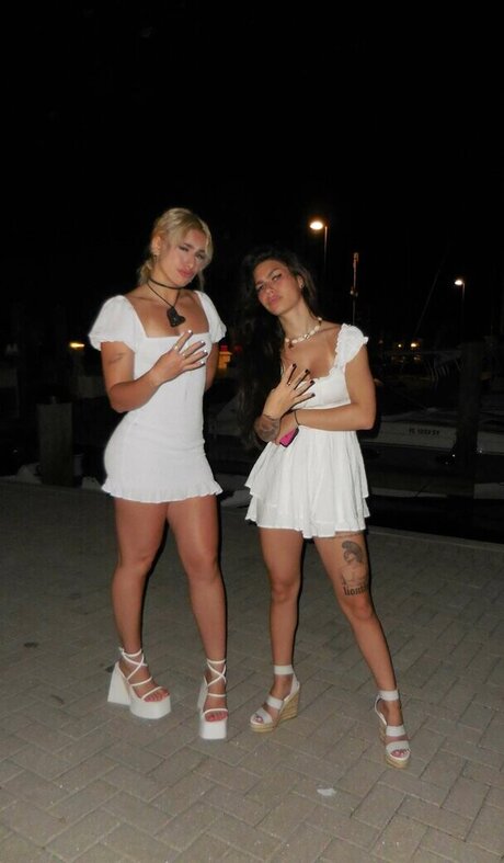 Thelatgirl modelo sexual archivo