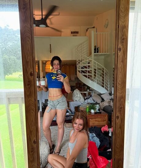 Thelatgirl estrella atractiva foto